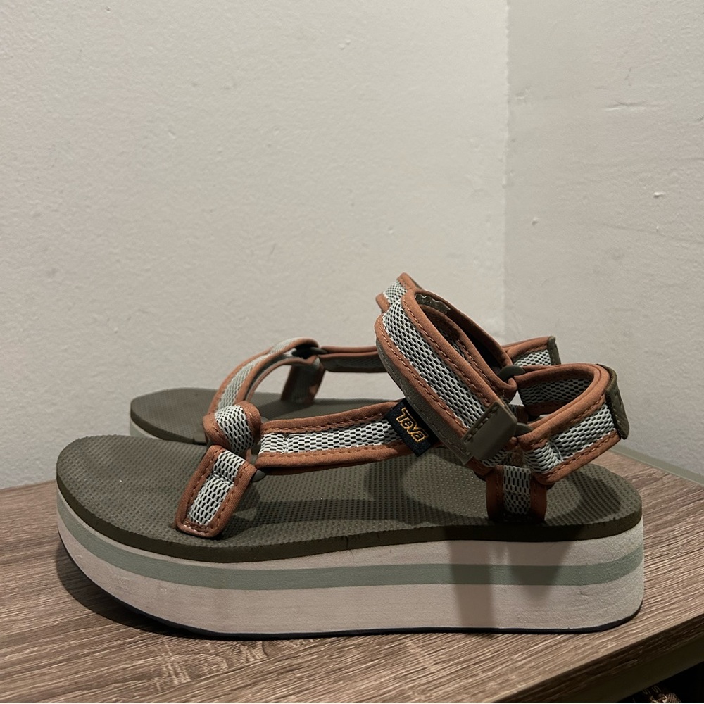 Teva Platform Flatform Sandals Size 10 Women